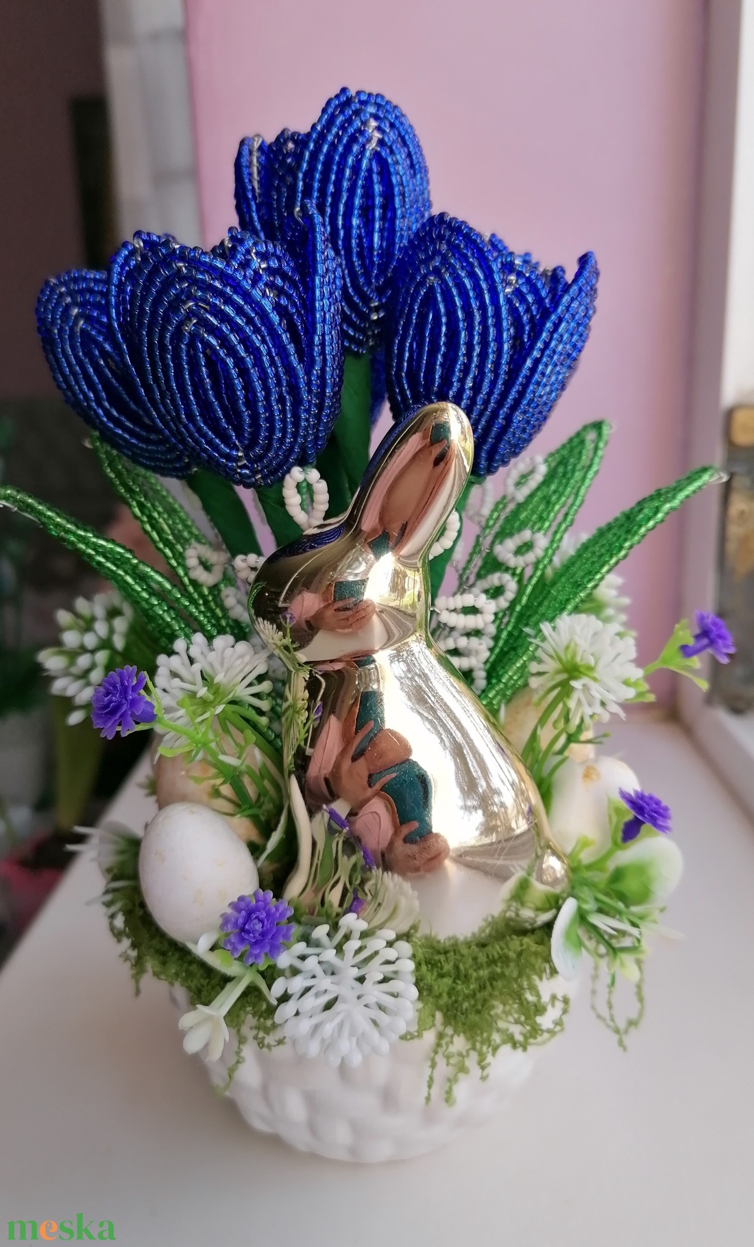 Gyöngyből készült tulipán nyuszival  - otthon & életmód - virágdekoráció - virágdíszek - virágdísz kaspóban - Meska.hu