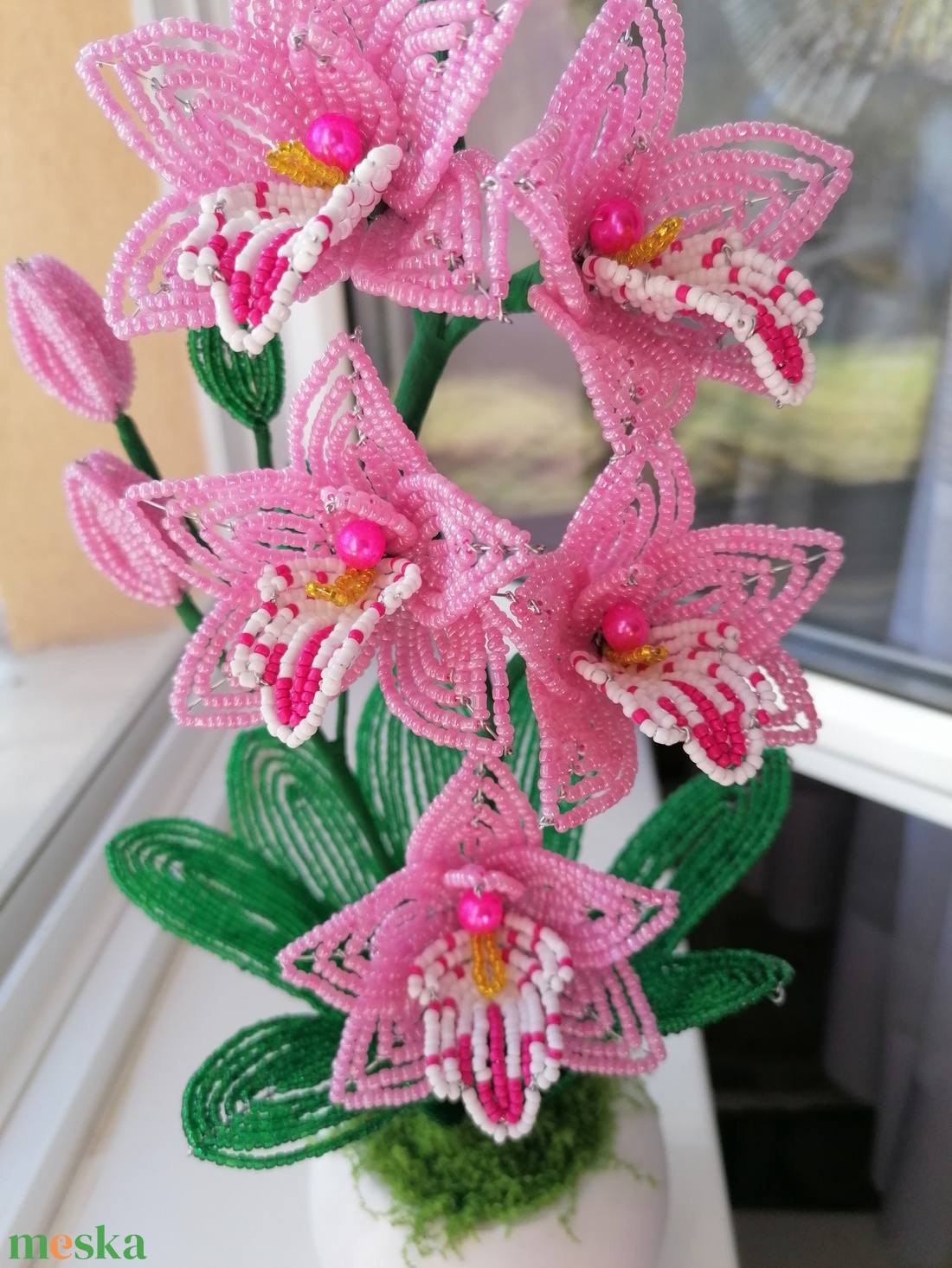 Gyöngyből készült orchidea - otthon & életmód - virágdekoráció - virágdíszek - virágdísz kaspóban - Meska.hu