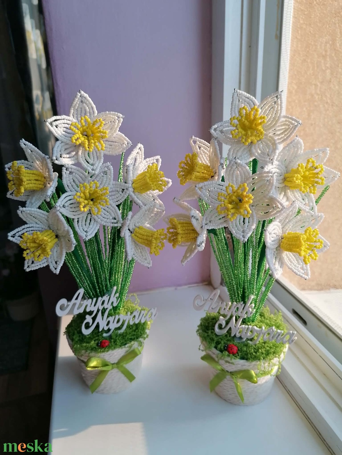 Gyöngyből készült nárcisz - otthon & életmód - virágdekoráció - virágdíszek - virágdísz kaspóban - Meska.hu