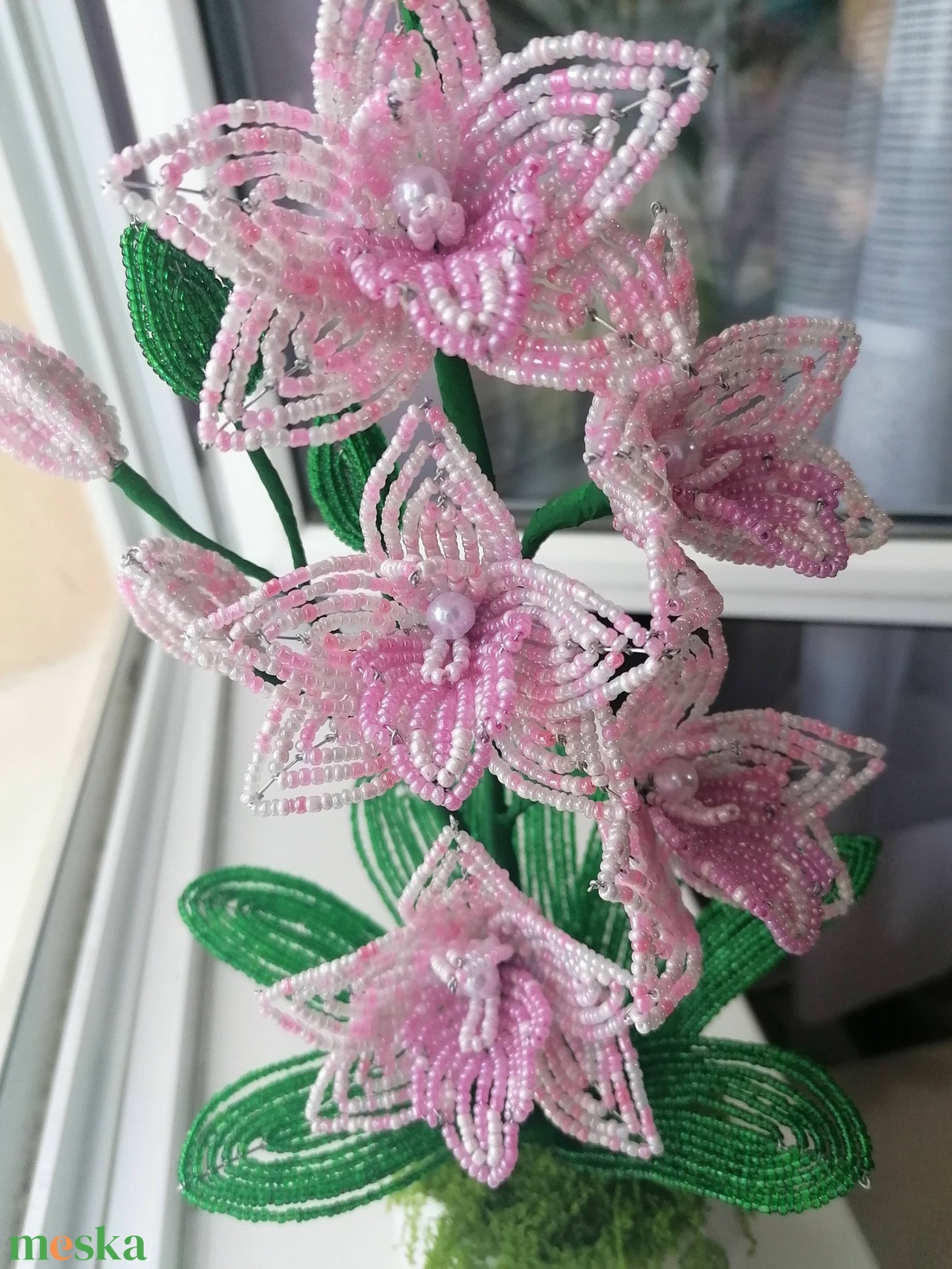 Gyöngyből készült orchidea - otthon & életmód - virágdekoráció - virágdíszek - virágdísz kaspóban - Meska.hu