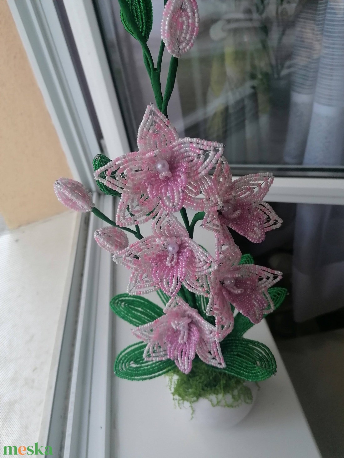 Gyöngyből készült orchidea - otthon & életmód - virágdekoráció - virágdíszek - virágdísz kaspóban - Meska.hu