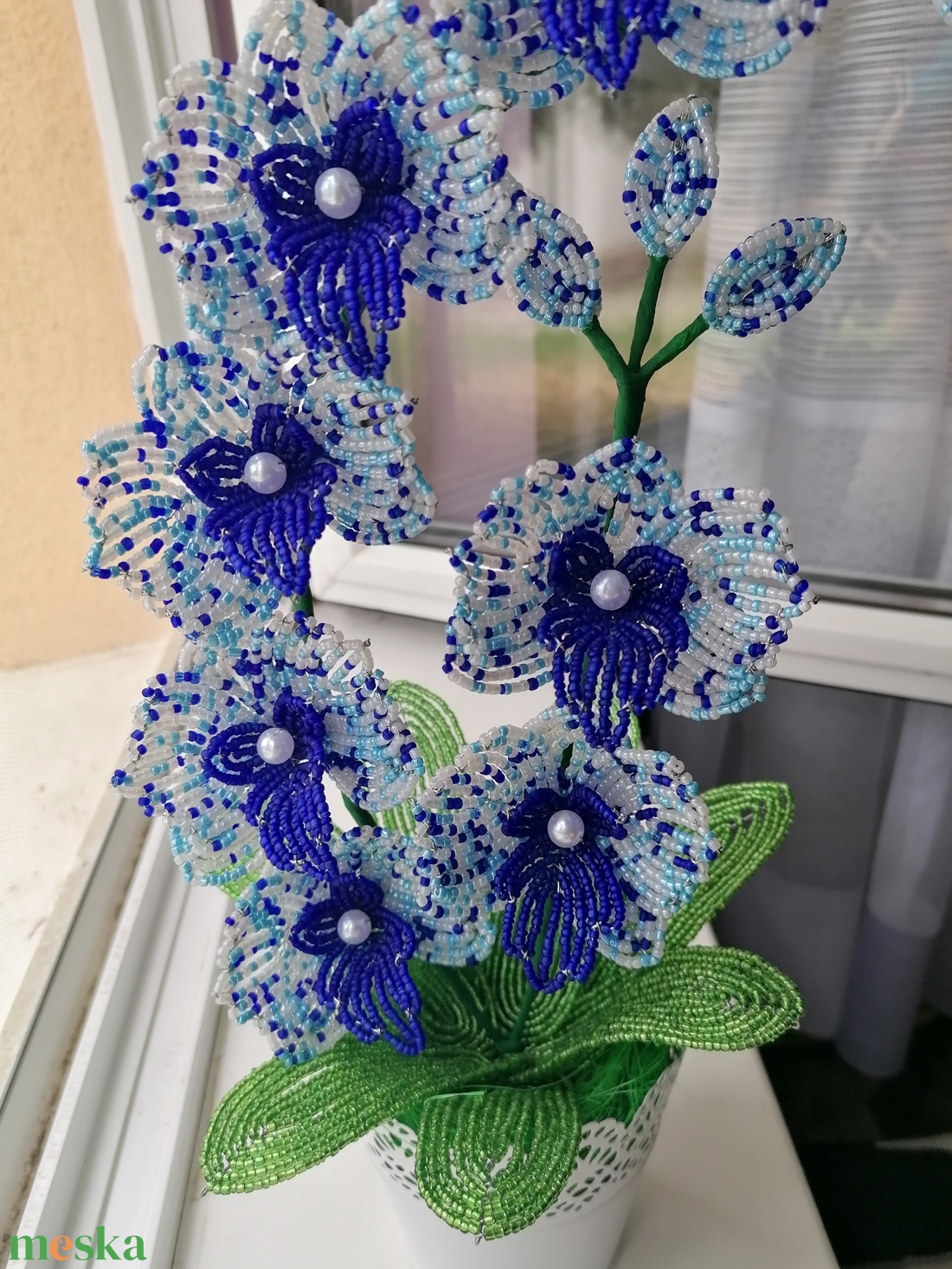 Gyöngyből készült orchidea - otthon & életmód - virágdekoráció - virágdíszek - asztali virágdísz - Meska.hu