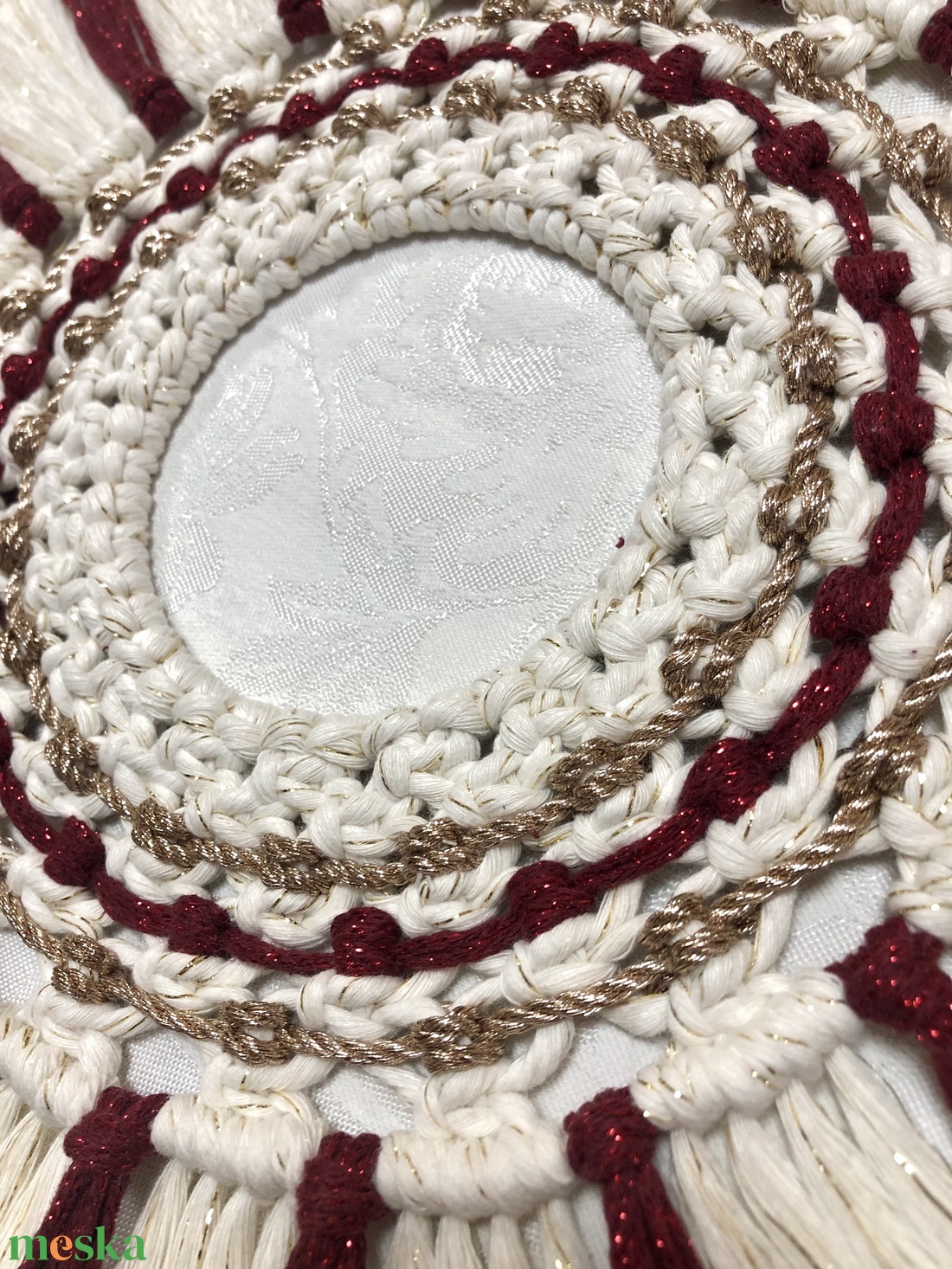 Love and Glow � Valentin-napi makramé kopogtató (36 cm) - otthon & életmód - dekoráció - ajtó- és ablak dekoráció - ajtódísz & kopogtató - Meska.hu