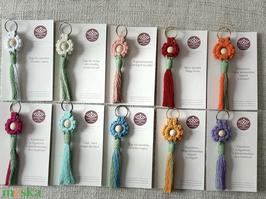 Virágzó Kedvesség � Makramé virág kulcstartó / táskadísz többféle színben CSOMAGOLVA! - táska & tok - kulcstartó & táskadísz - kulcstartó - Meska.hu