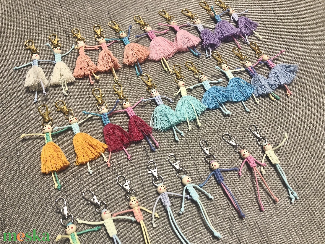 Pillekönnyű Balerinák � Kézzel csomózott kulcstartók és táskadíszek - táska & tok - kulcstartó & táskadísz - kulcstartó - Meska.hu