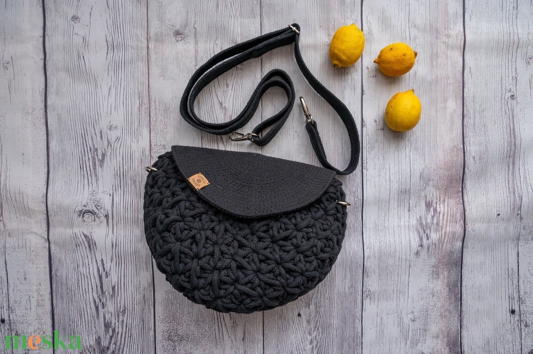 Crossbody - jázmin mintával - táska & tok - kézitáska & válltáska - vállon átvethető táska - Meska.hu Crossbody - jázmin mintával - táska & tok - kézitáska & válltáska - vállon átvethető táska - Meska.hu