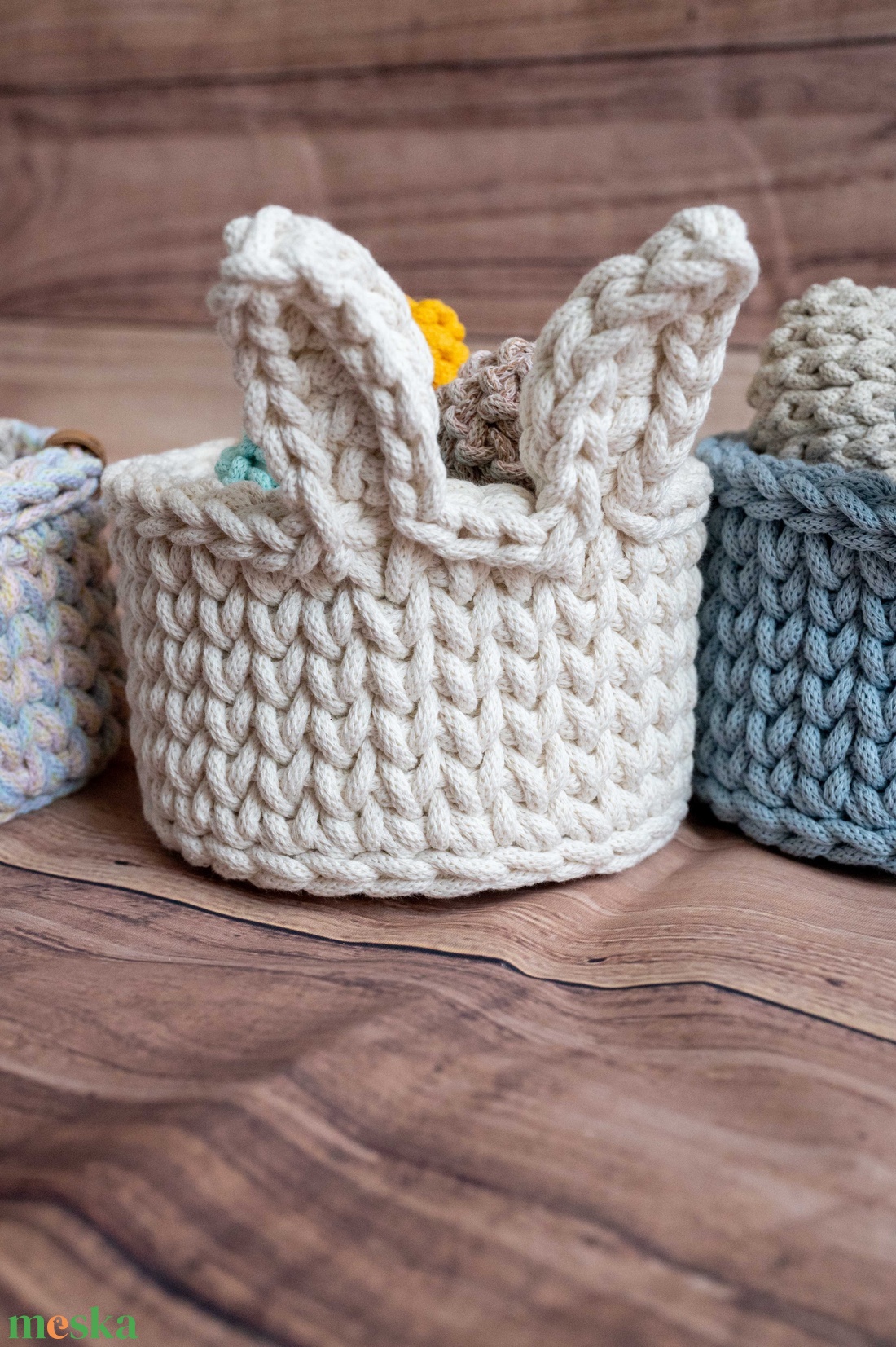 Horgolt nyuszifüles tároló - otthon & életmód - dekoráció - asztal és polc dekoráció - dekorációs tál, tartó - Meska.hu