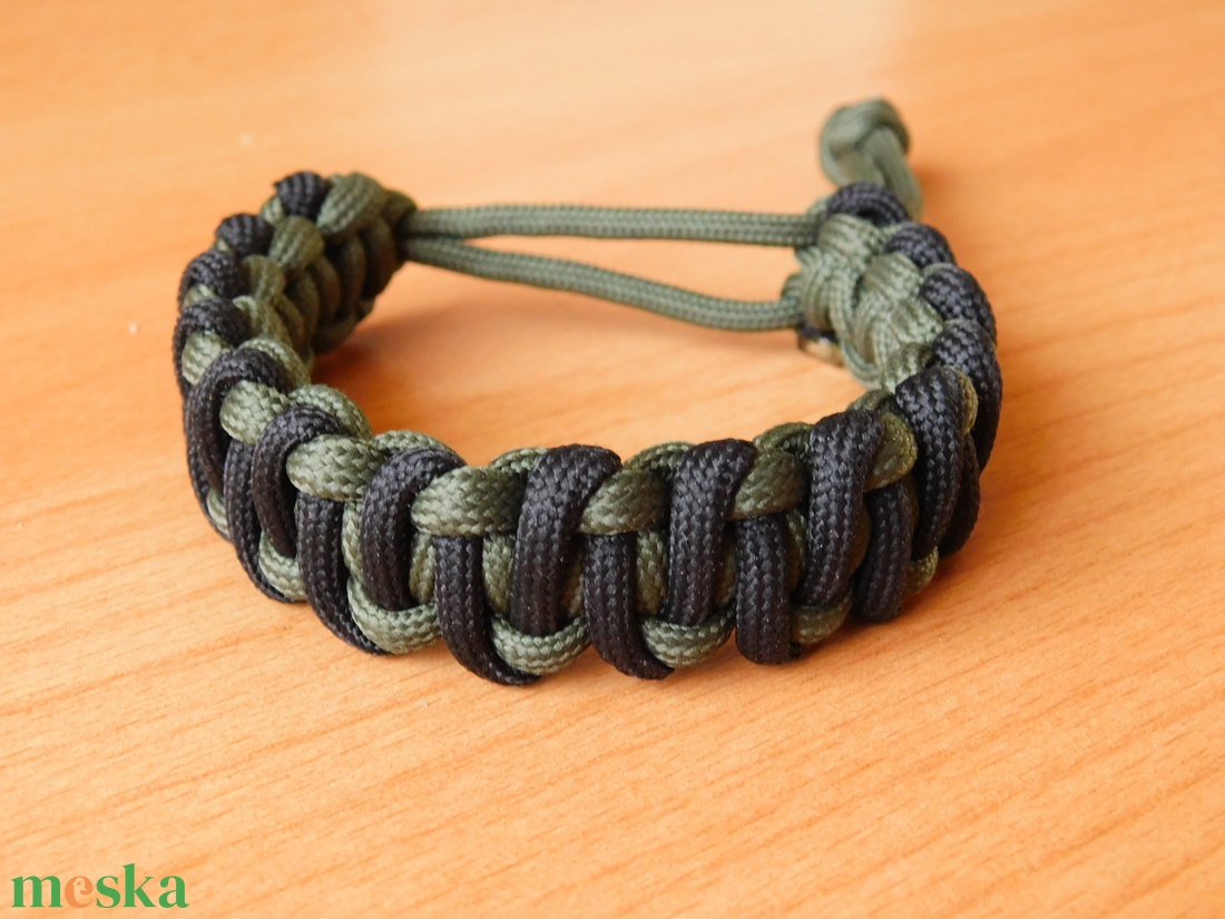 Variációk paracord alap karkötőre v3.2 - ékszer - karkötő - fonott karkötő - Meska.hu Variációk paracord alap karkötőre v3.2 - ékszer - karkötő - fonott karkötő - Meska.hu