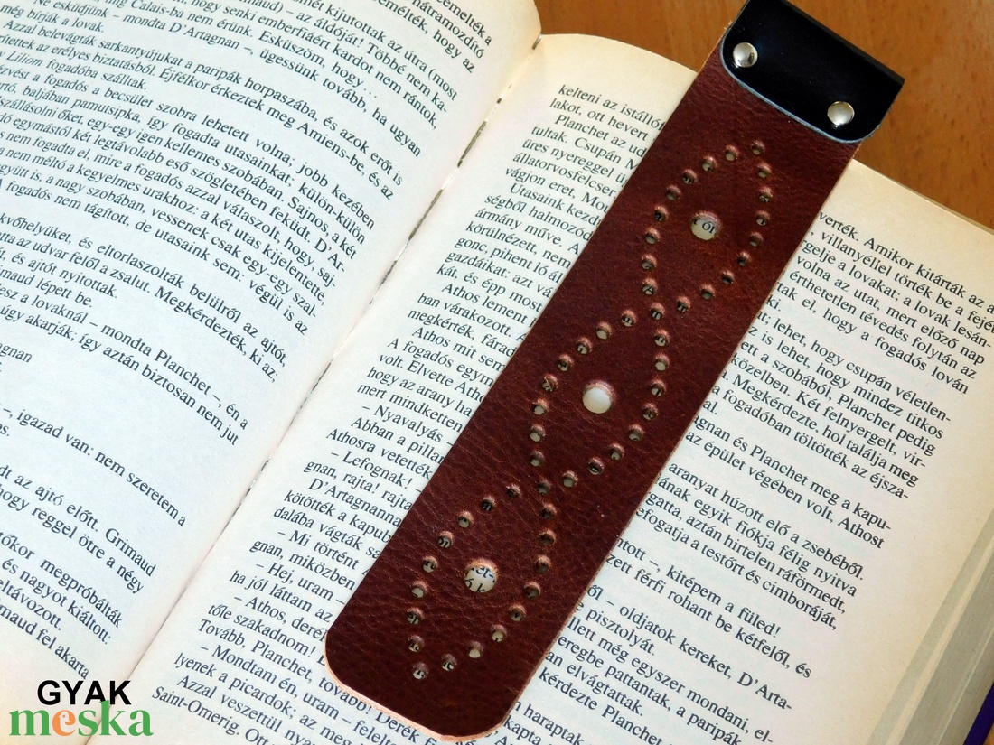Bőr könyvjelző - könyv & zene - könyvjelző - Meska.hu