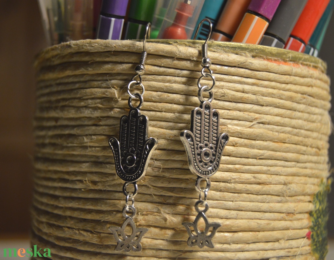 Fatima keze lótusszal fülbevaló - ékszer - fülbevaló - lógó fülbevaló - Meska.hu