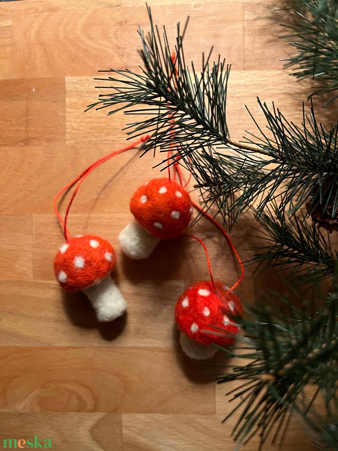 Tűnemezelt gombák - karácsony - karácsonyi lakásdekoráció - karácsonyfadíszek - Meska.hu