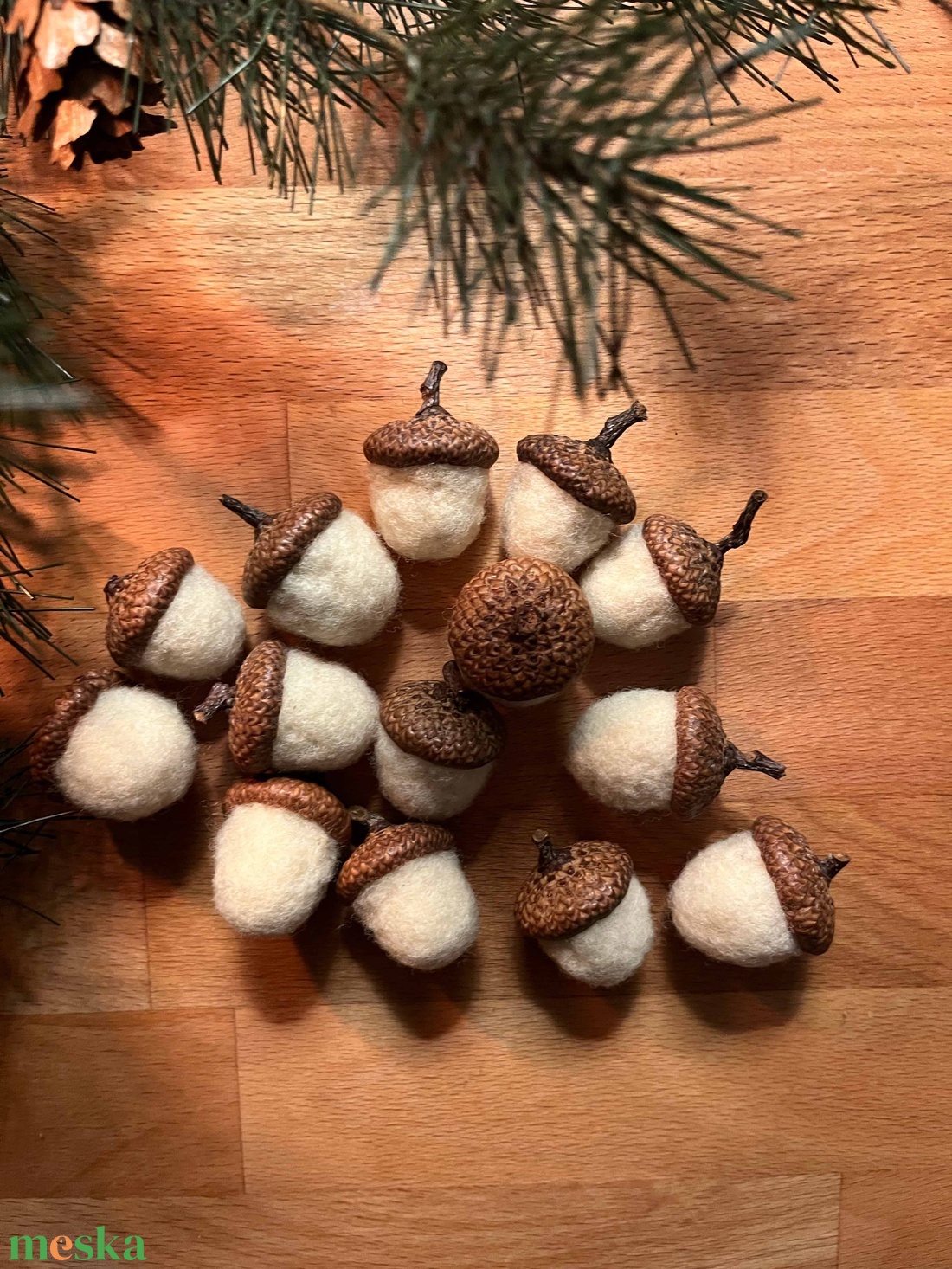 Tűnemezelt makkocskák - karácsony - karácsonyi lakásdekoráció - karácsonyi lakásdíszek - Meska.hu