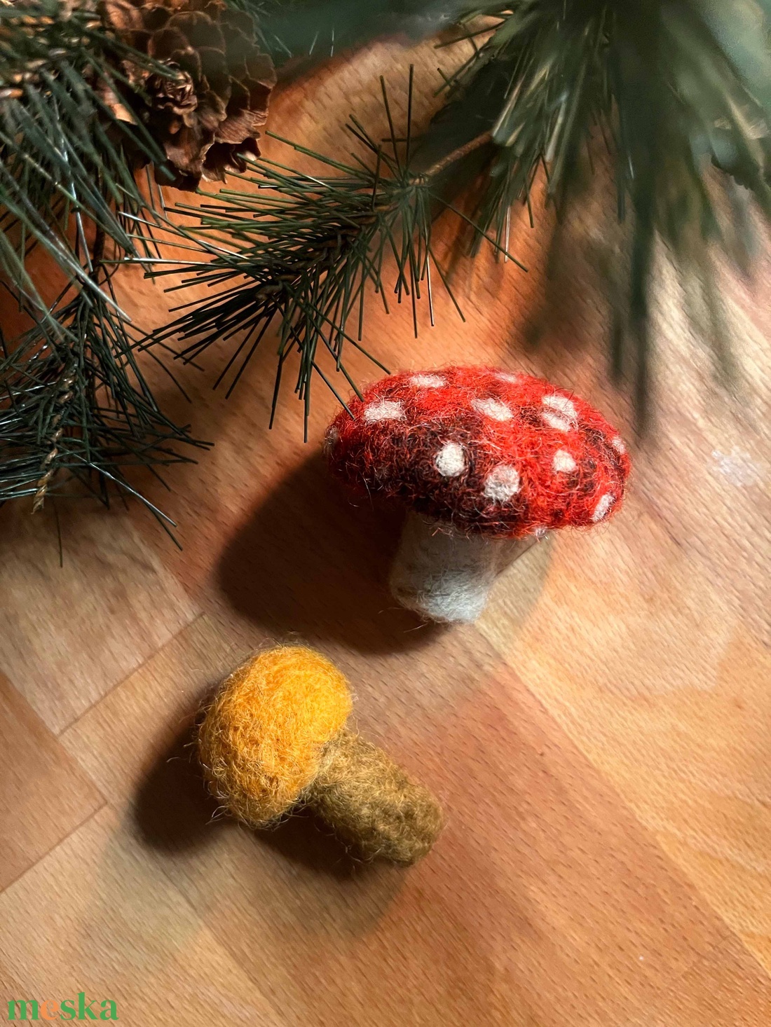 Tűnemezelt gombák - karácsony - karácsonyi lakásdekoráció - karácsonyfadíszek - Meska.hu