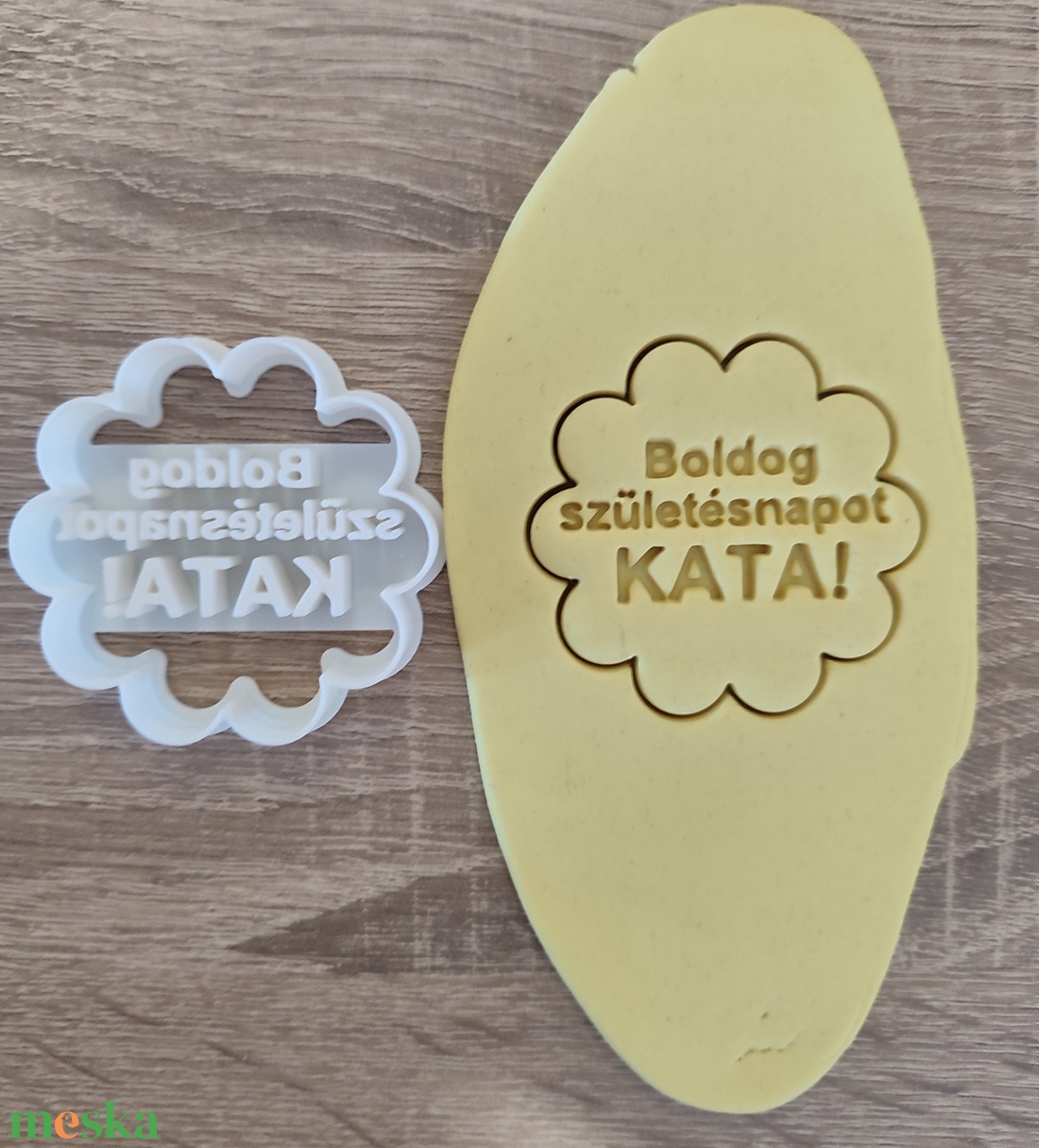 Egyedi feliratos sütikiszúró - otthon & életmód - konyhafelszerelés, tálalás - sütés, főzés - sütikiszúró - Meska.hu Egyedi feliratos sütikiszúró - otthon & életmód - konyhafelszerelés, tálalás - sütés, főzés - sütikiszúró - Meska.hu