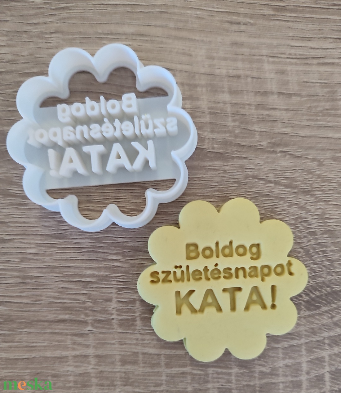 Egyedi feliratos sütikiszúró - otthon & életmód - konyhafelszerelés, tálalás - sütés, főzés - sütikiszúró - Meska.hu Egyedi feliratos sütikiszúró - otthon & életmód - konyhafelszerelés, tálalás - sütés, főzés - sütikiszúró - Meska.hu