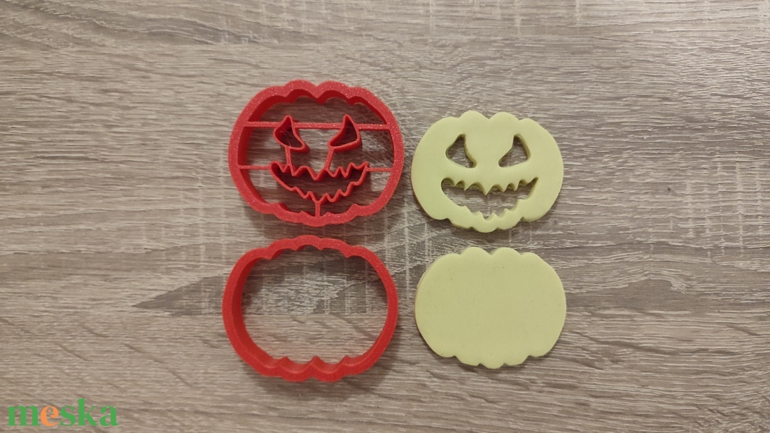 Halloween tök linzer - otthon & életmód - konyhafelszerelés, tálalás - sütés, főzés - sütikiszúró - Meska.hu Halloween tök linzer - otthon & életmód - konyhafelszerelés, tálalás - sütés, főzés - sütikiszúró - Meska.hu
