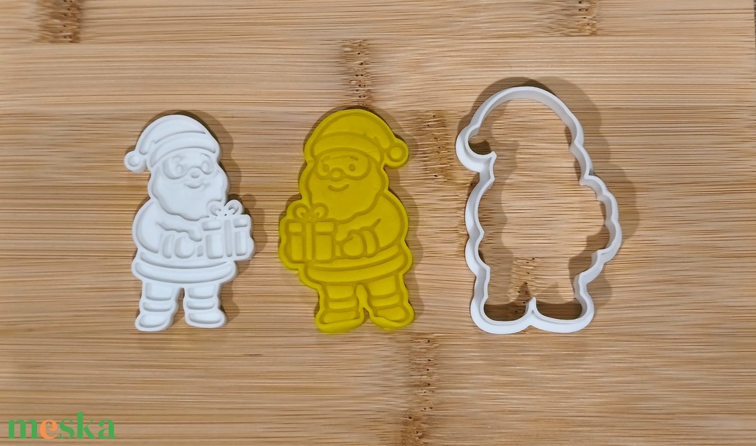 Ajándékot tartó mikulás sütikiszúró - otthon & életmód - konyhafelszerelés, tálalás - sütés, főzés - sütikiszúró - Meska.hu