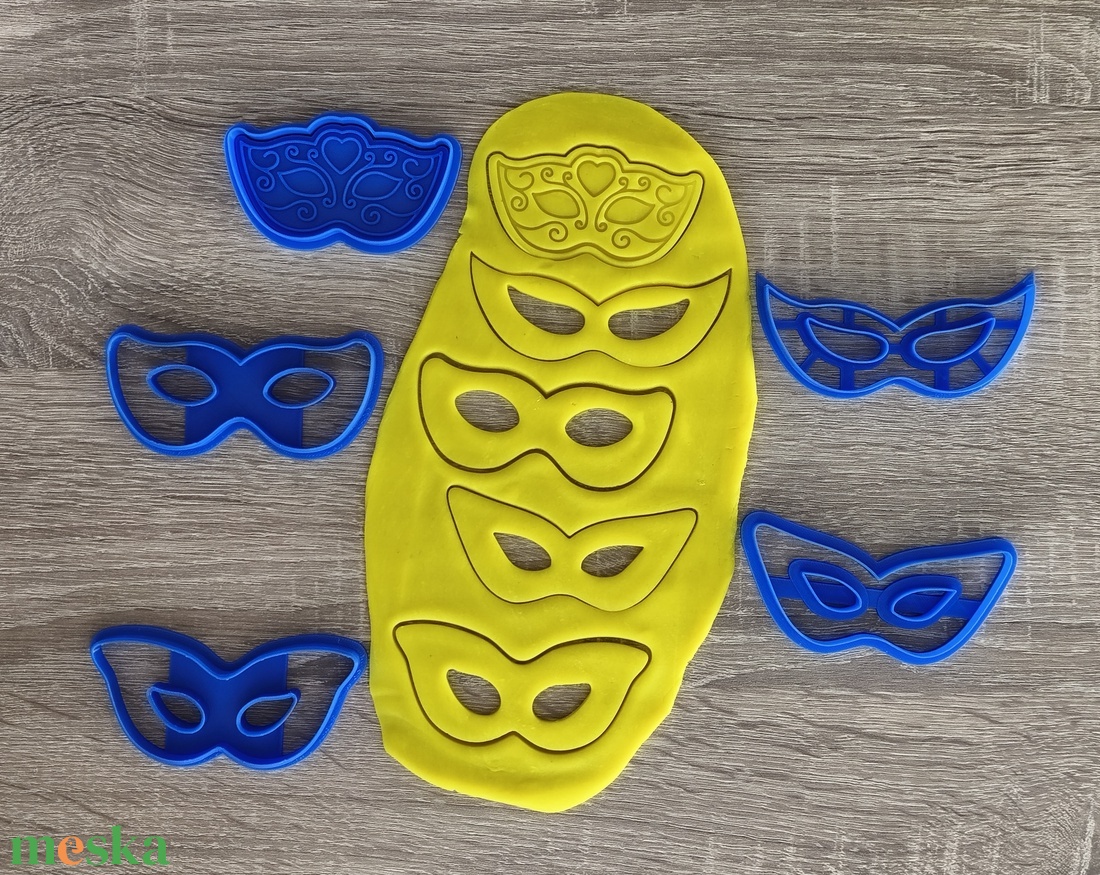 Farsangi álarc sütikiszúró - otthon & életmód - konyhafelszerelés, tálalás - sütés, főzés - sütikiszúró - Meska.hu