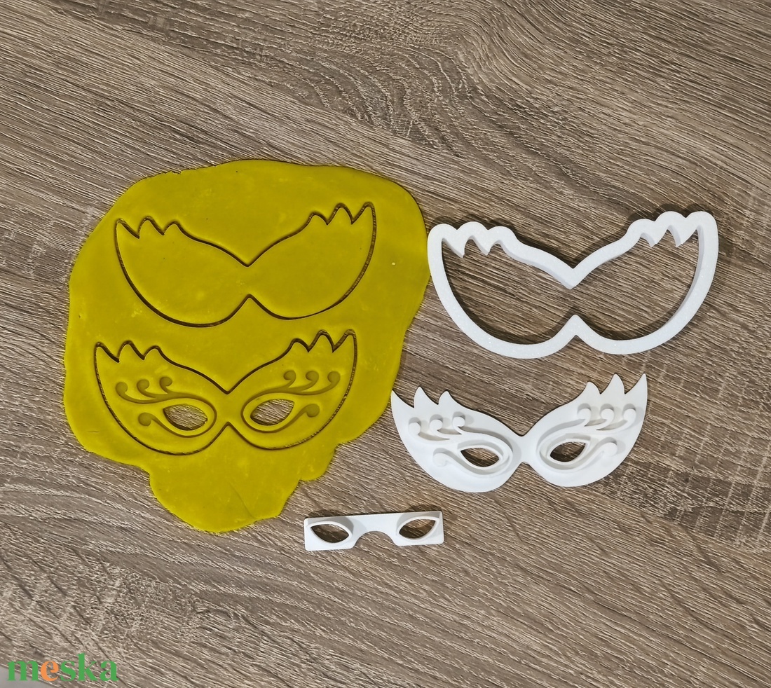 Farsangi maszk linzerkiszúró - otthon & életmód - konyhafelszerelés, tálalás - sütés, főzés - sütikiszúró - Meska.hu