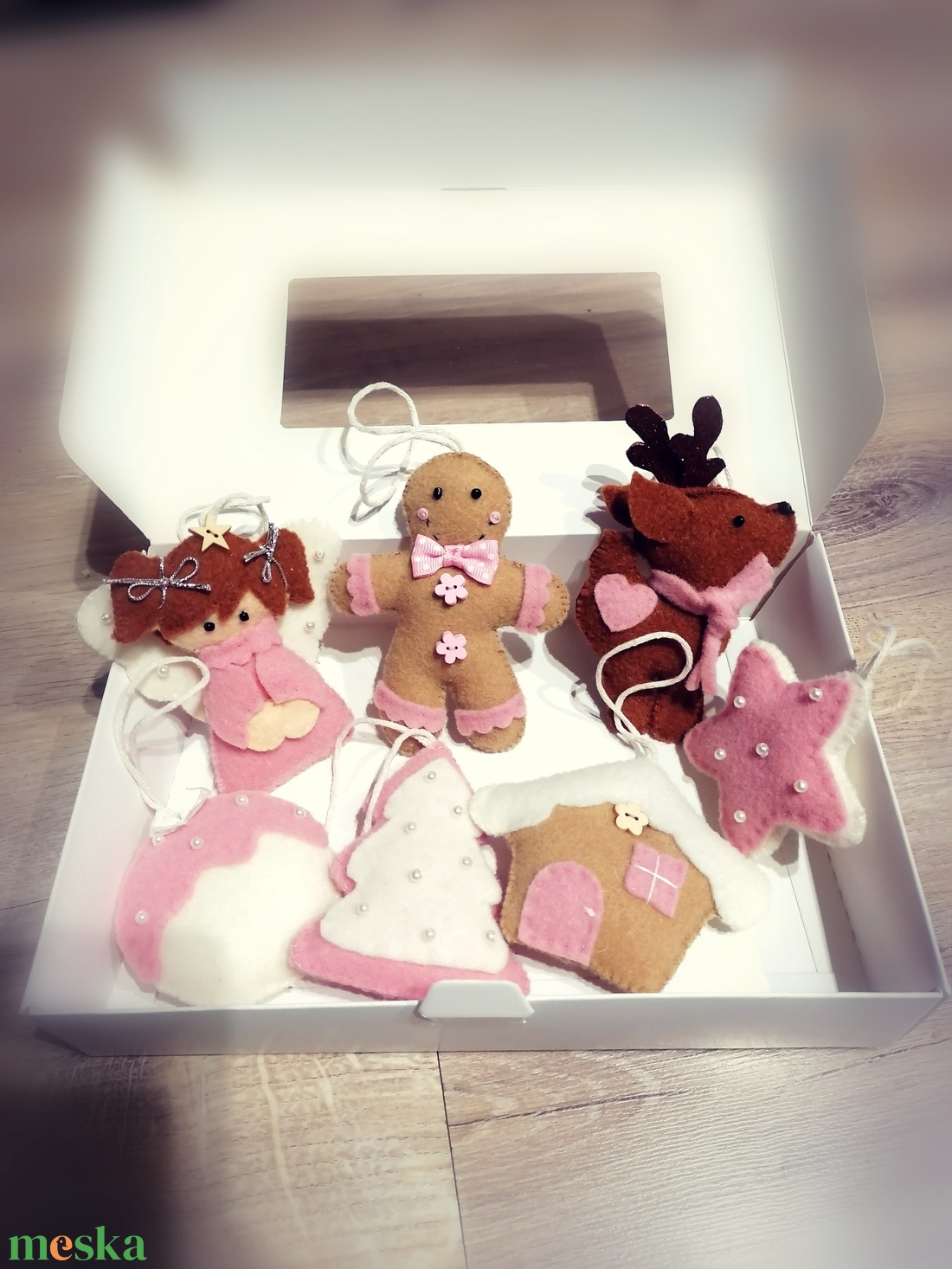 Filc dísz box  - karácsony - karácsonyi lakásdekoráció - karácsonyfadíszek - Meska.hu