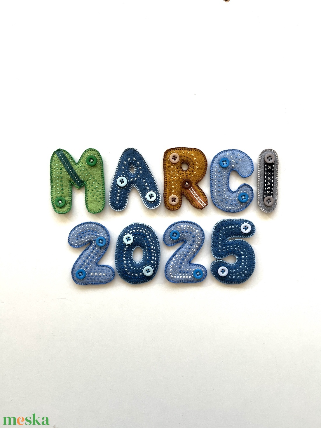Gyapjúfilc betűk, számok, 9 db-os csomag - MARCI 2025 - otthon & életmód - dekoráció - fali és függő dekoráció - betű & név - Meska.hu