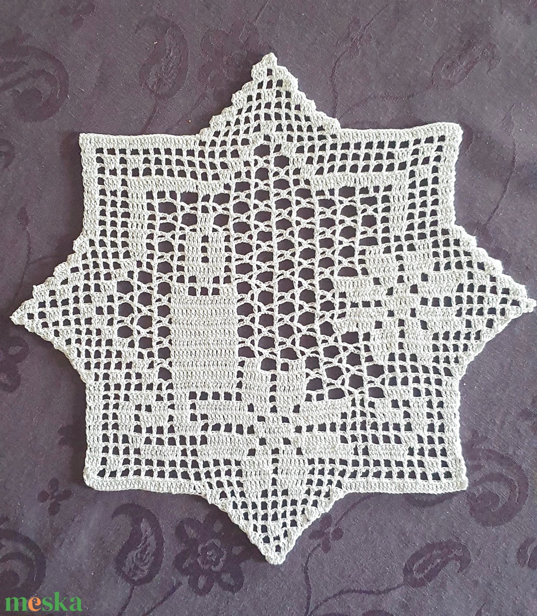  horgolt karácsonyi terítő 34 cm, csipke - otthon & életmód - dekoráció - asztal és polc dekoráció - horgolt & csipketerítő - Meska.hu