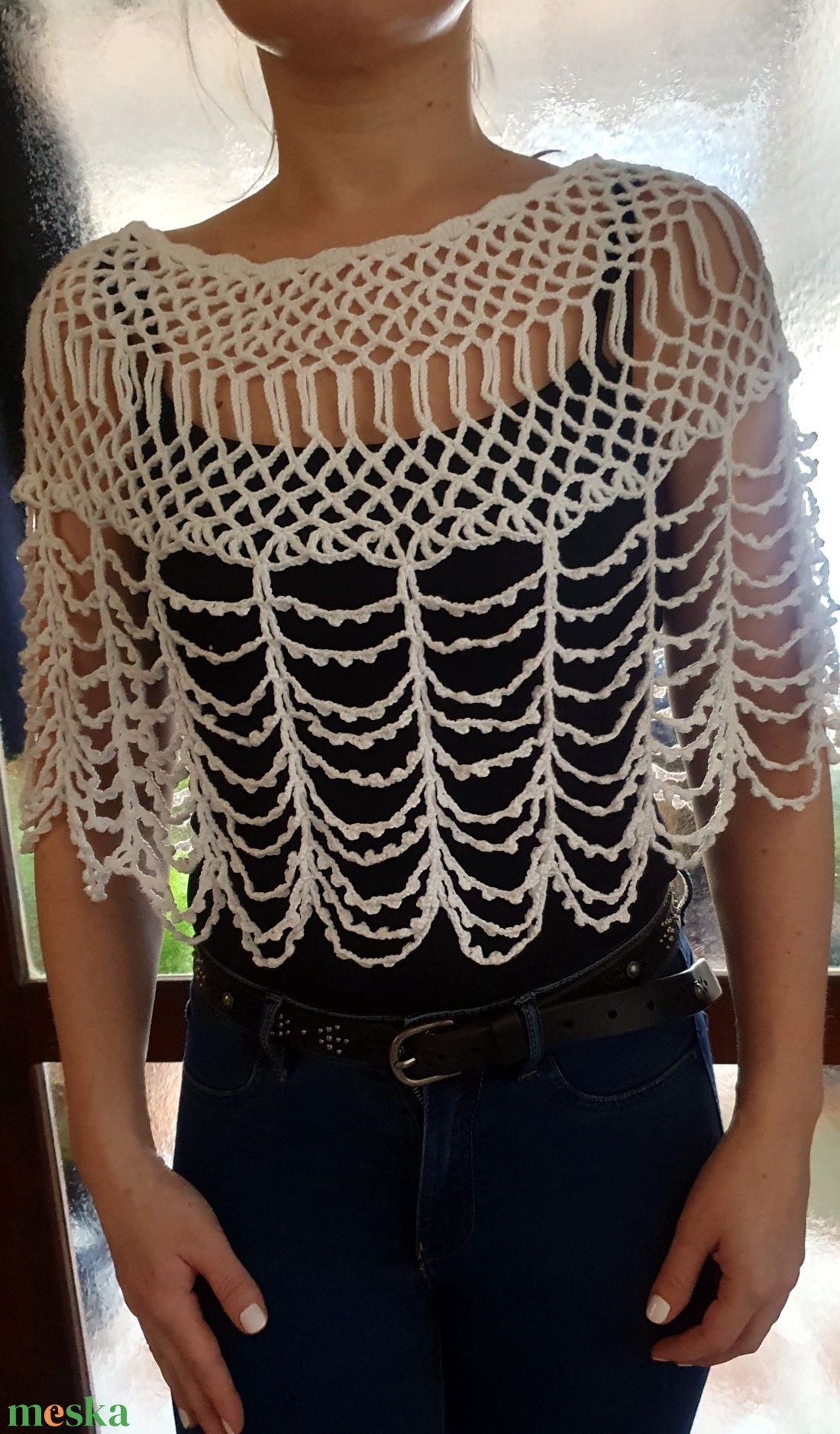 Horgolt fehér, modern boleró, vállkendő, poncsó - esküvő - kiegészítők - bolero és válltakaró - Meska.hu Horgolt fehér, modern boleró, vállkendő, poncsó - esküvő - kiegészítők - bolero és válltakaró - Meska.hu