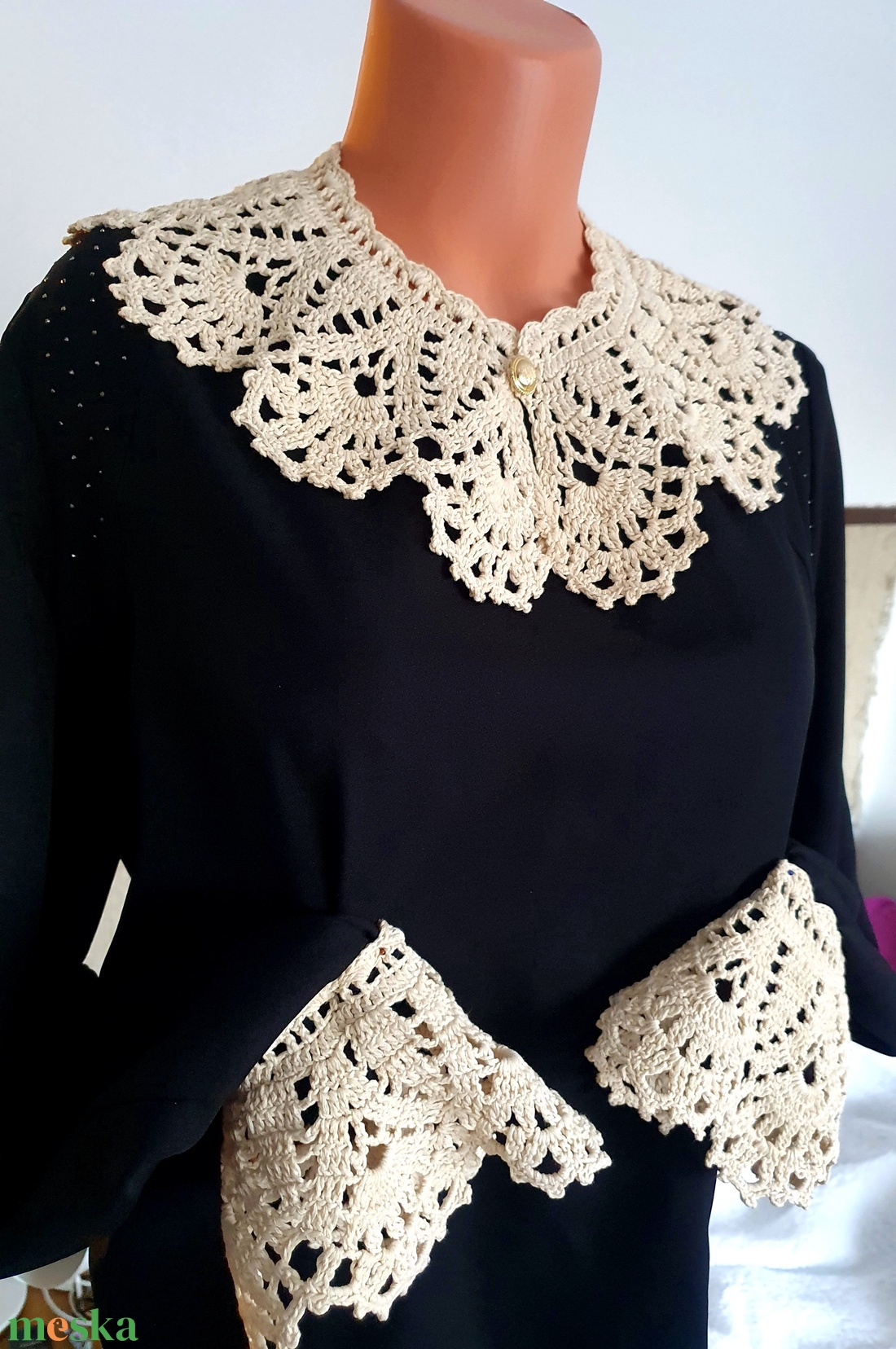 Horgolt csipke csuklódísz, kézelő ekrü fonalból - ruha & divat - sál, sapka, kendő - vállkendő - Meska.hu