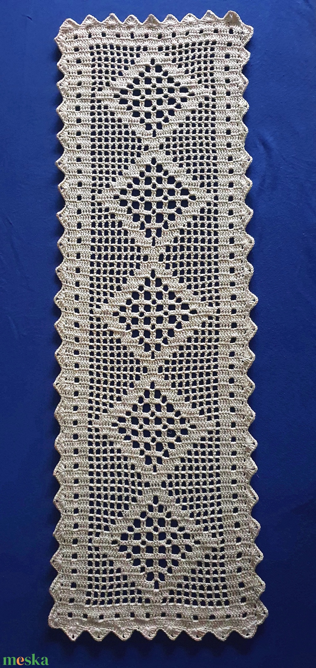 Modern horgolt terítő 95x35 cm - otthon & életmód - dekoráció - asztal és polc dekoráció - horgolt & csipketerítő - Meska.hu