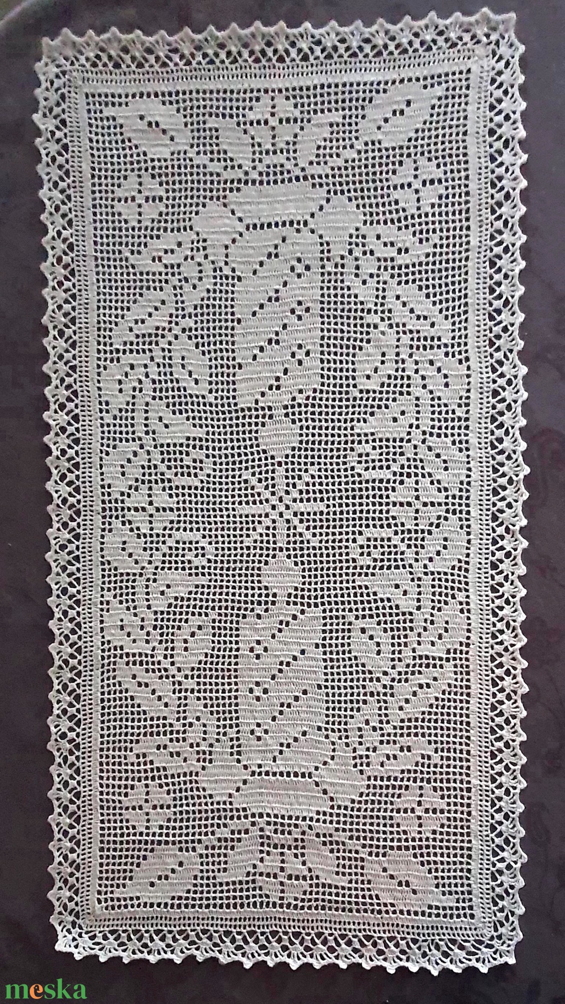  horgolt csipketerítő, 90 x 46 cm keresztelőre, karácsonyra - otthon & életmód - dekoráció - asztal és polc dekoráció - horgolt & csipketerítő - Meska.hu