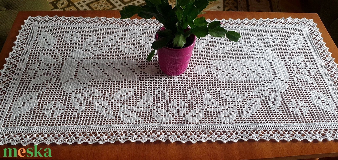  horgolt csipketerítő, 90 x 46 cm keresztelőre, karácsonyra - otthon & életmód - dekoráció - asztal és polc dekoráció - horgolt & csipketerítő - Meska.hu