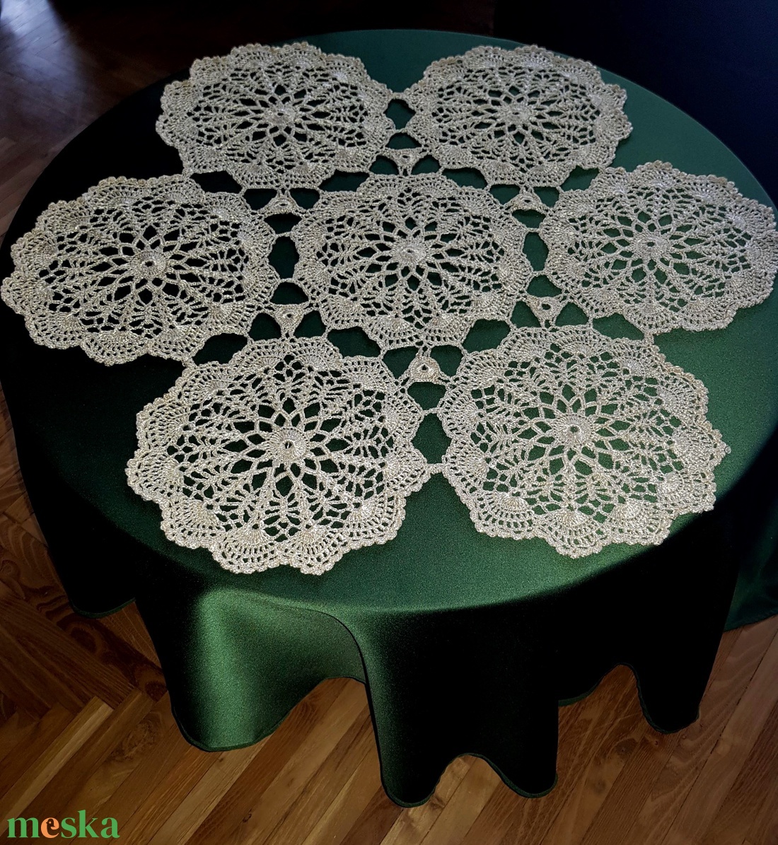 Csillogó horgolt csipketerítő - otthon & életmód - dekoráció - asztal és polc dekoráció - horgolt & csipketerítő - Meska.hu