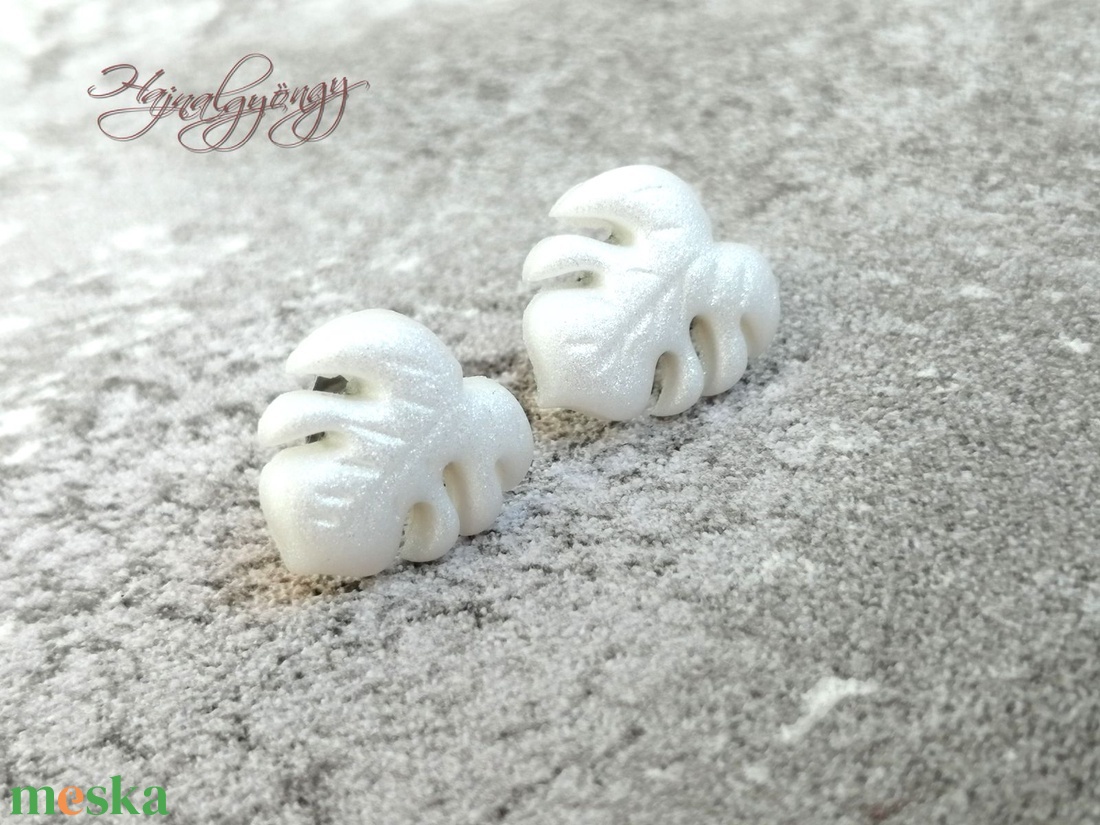 PHILODENDRON fehér fülbevaló - ékszer - fülbevaló - pötty fülbevaló - Meska.hu