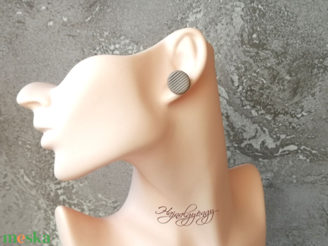 VILÁGOSBARNA fülbevaló - ékszer - fülbevaló - pötty fülbevaló - Meska.hu