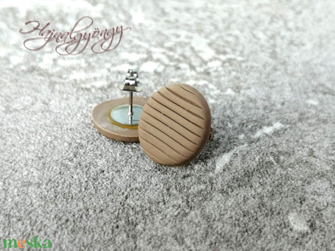 VILÁGOSBARNA fülbevaló - ékszer - fülbevaló - pötty fülbevaló - Meska.hu