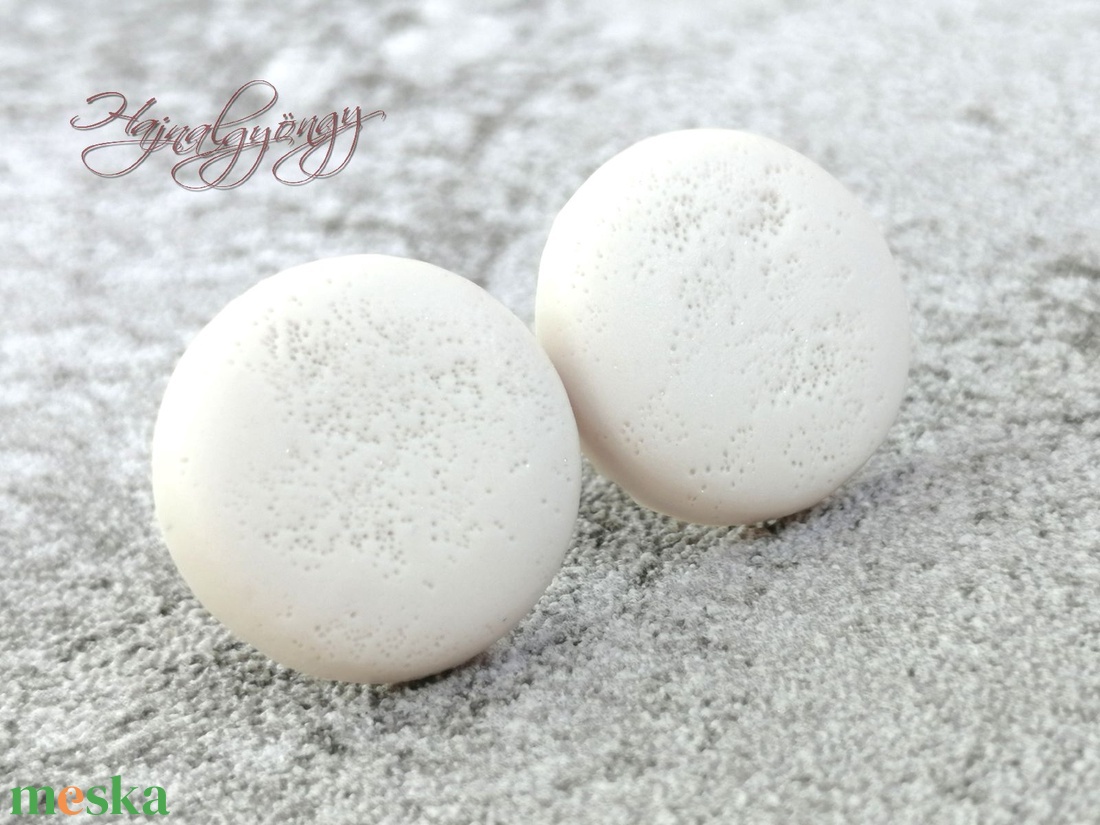 VILÁGOS KRÉM fülbevaló - ékszer - fülbevaló - pötty fülbevaló - Meska.hu