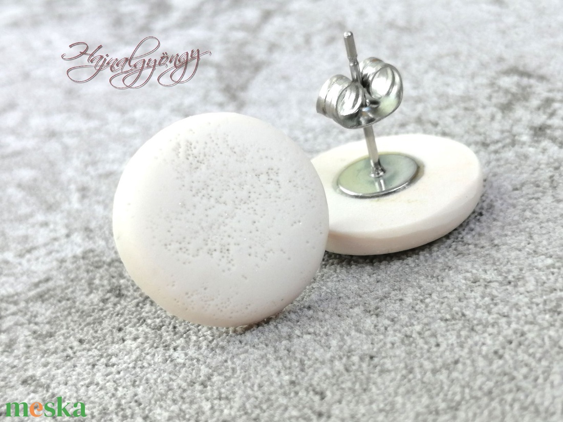 VILÁGOS KRÉM fülbevaló - ékszer - fülbevaló - pötty fülbevaló - Meska.hu