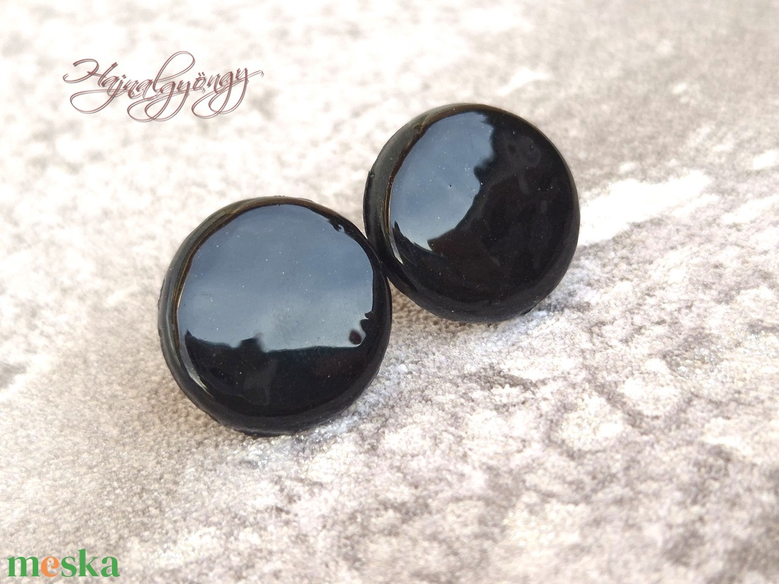 FÉNYES FEKETE nagy fülbevaló  - ékszer - fülbevaló - pötty fülbevaló - Meska.hu
