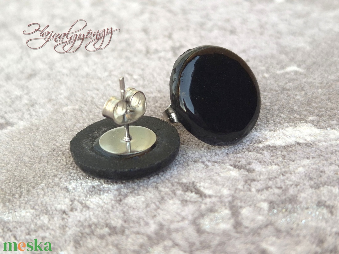 FÉNYES FEKETE nagy fülbevaló  - ékszer - fülbevaló - pötty fülbevaló - Meska.hu