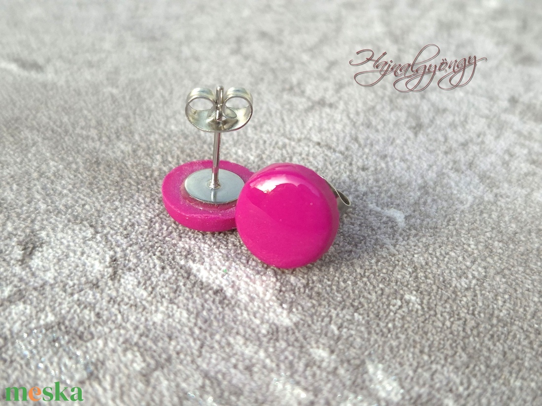 MAGENTA fülbevaló  - ékszer - fülbevaló - pötty fülbevaló - Meska.hu