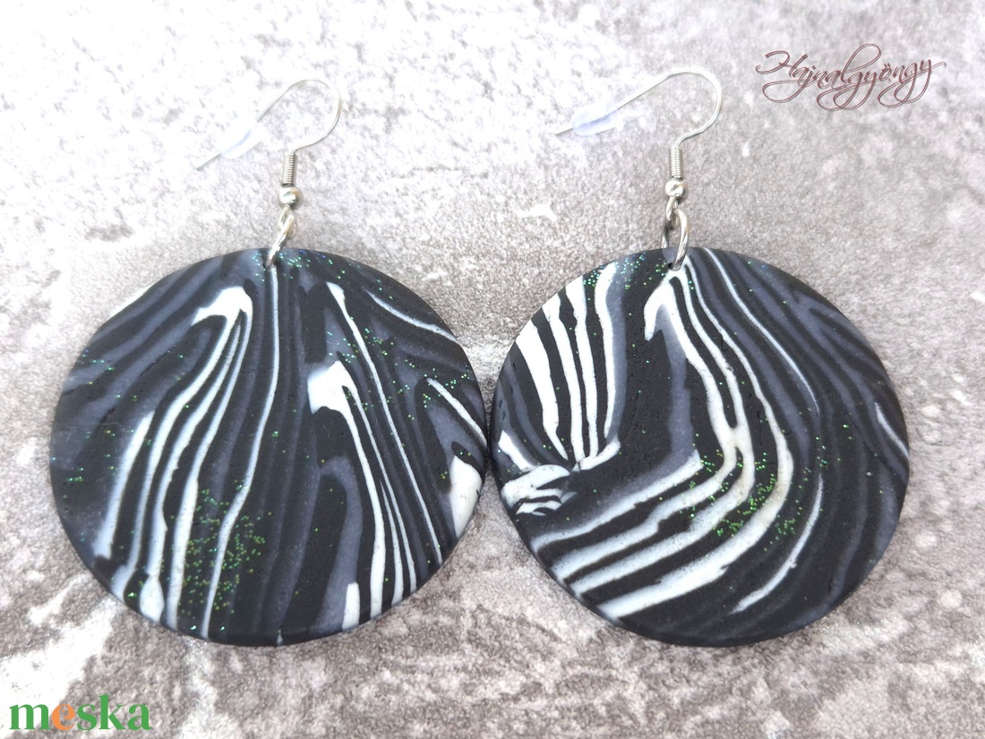 MILKY WAY - fekete fehér nemesacél fülbevaló - ékszer - fülbevaló - lógó fülbevaló - Meska.hu