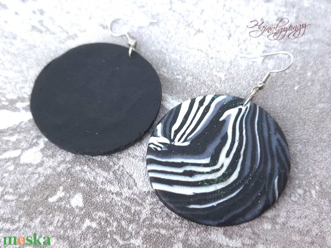 MILKY WAY - fekete fehér nemesacél fülbevaló - ékszer - fülbevaló - lógó fülbevaló - Meska.hu