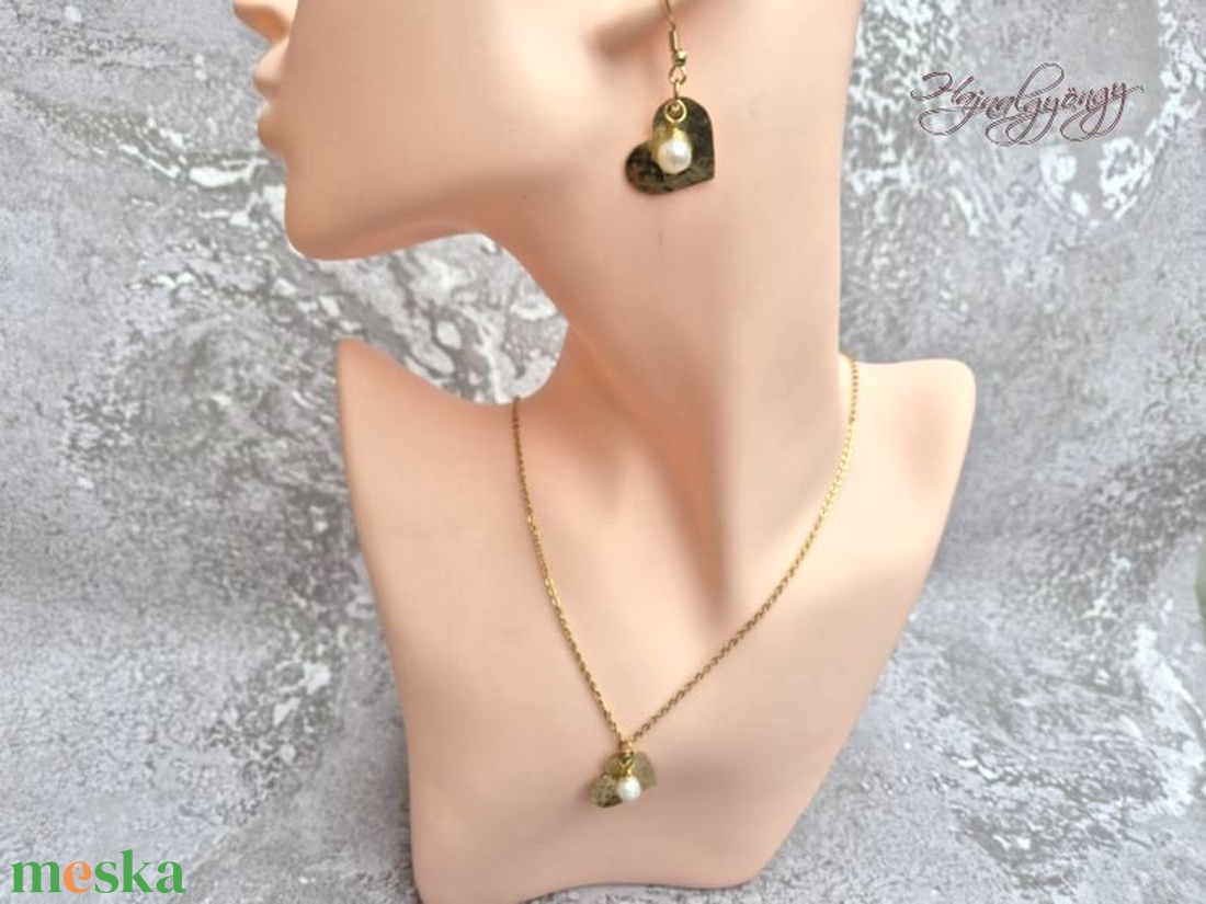 Sárgaréz szív szett igazgyönggyel - ékszer - ékszerszett - Meska.hu