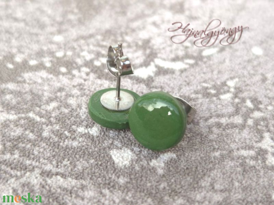 FŰZÖLD fülbevaló 10 mm - ékszer - fülbevaló - pötty fülbevaló - Meska.hu