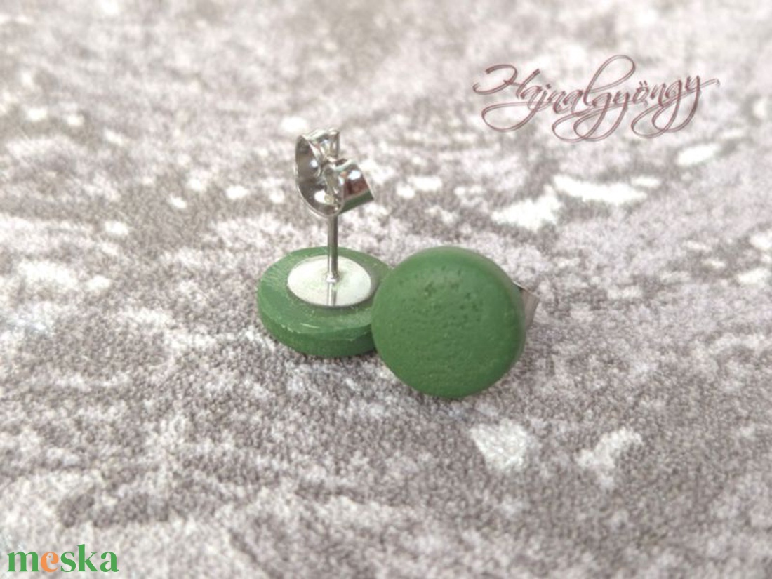 FŰZÖLD fülbevaló 10 mm - ékszer - fülbevaló - pötty fülbevaló - Meska.hu