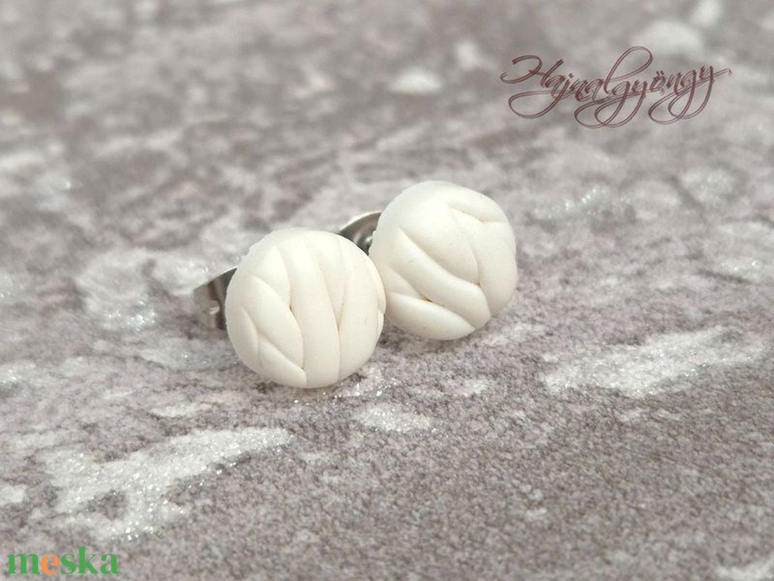 FEHÉR KÖTÖTT nemesacél fülbevaló 10 mm - ékszer - fülbevaló - pötty fülbevaló - Meska.hu