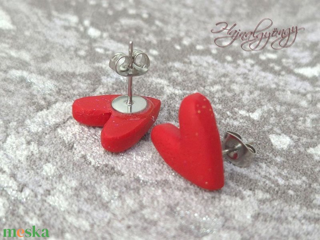 PIROS SZÍV nemesacél fülbevaló  - ékszer - fülbevaló - pötty fülbevaló - Meska.hu