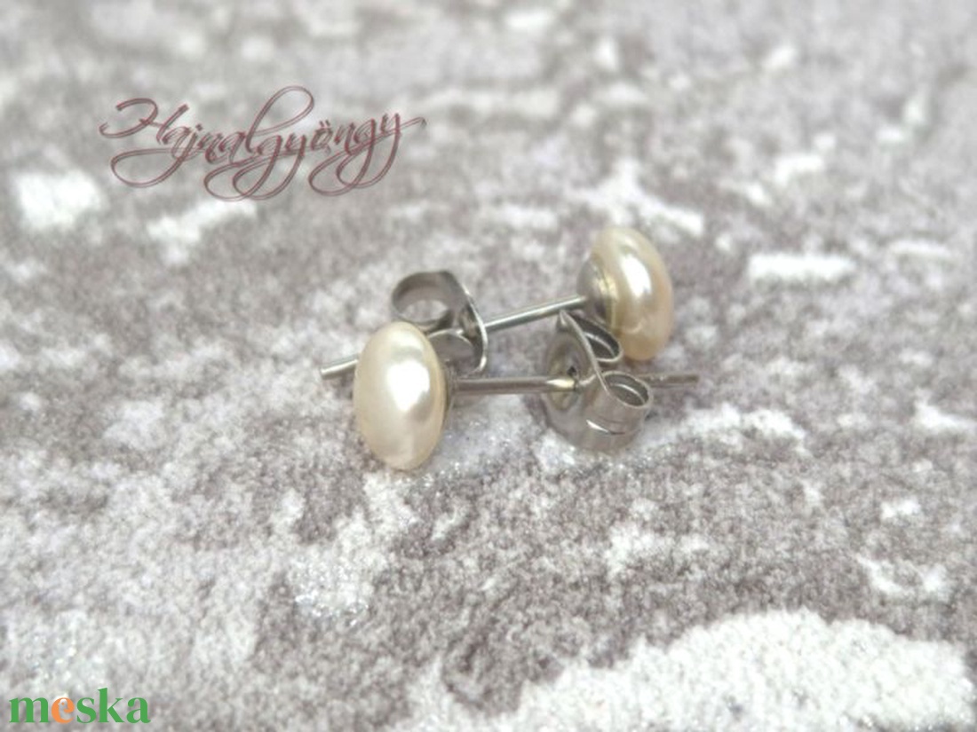 PRECIOSA fehér félgömb nemesacél fülbevaló 6 mm - ékszer - fülbevaló - pötty fülbevaló - Meska.hu