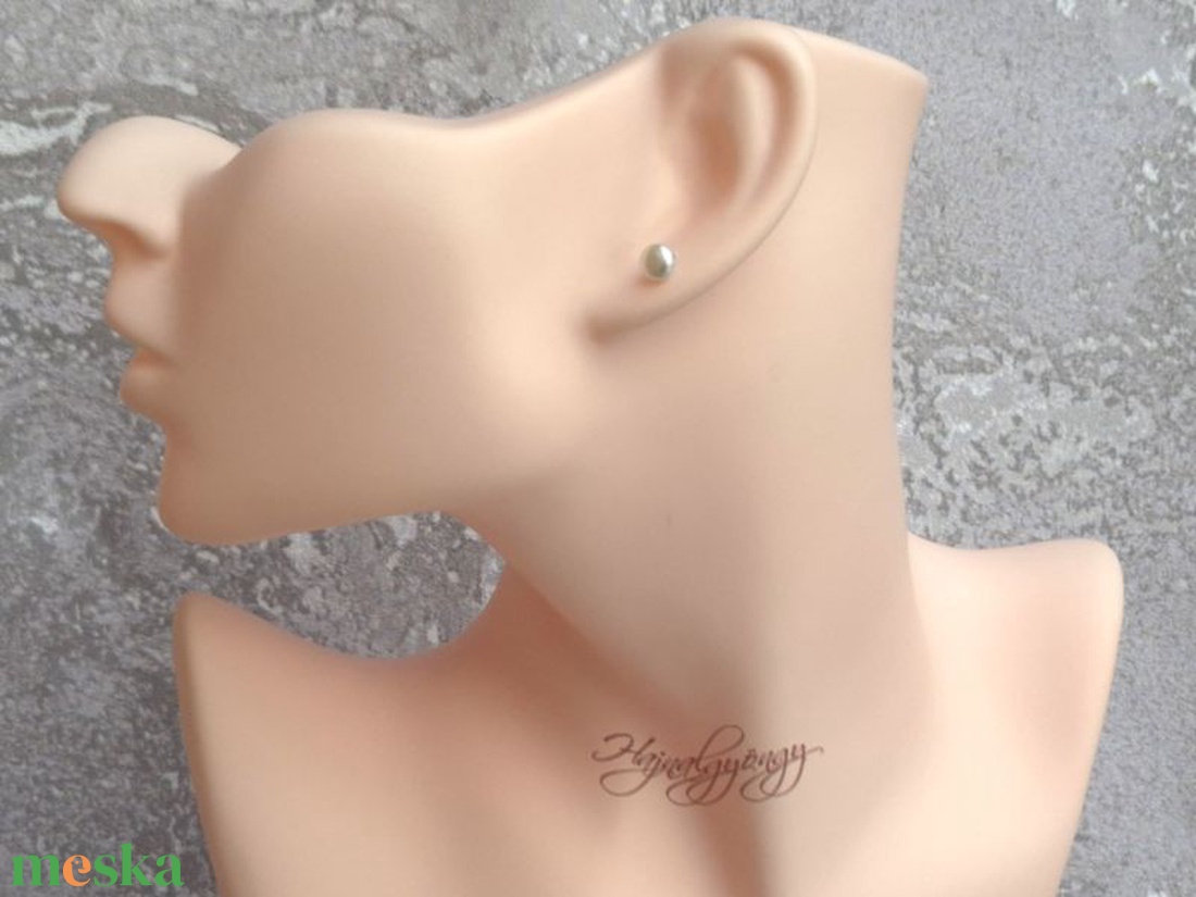 PRECIOSA fehér félgömb nemesacél fülbevaló 6 mm - ékszer - fülbevaló - pötty fülbevaló - Meska.hu