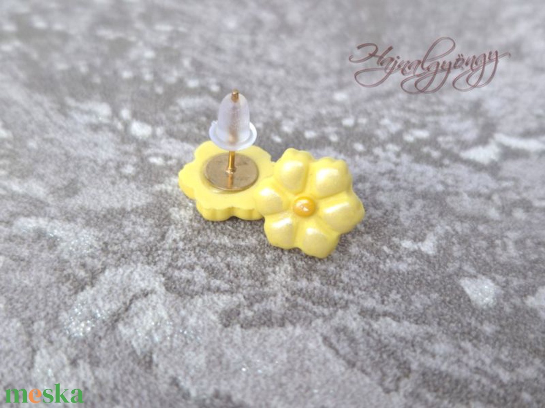 SÁRGA VIRÁG nemesacél fülbevaló  - ékszer - fülbevaló - pötty fülbevaló - Meska.hu